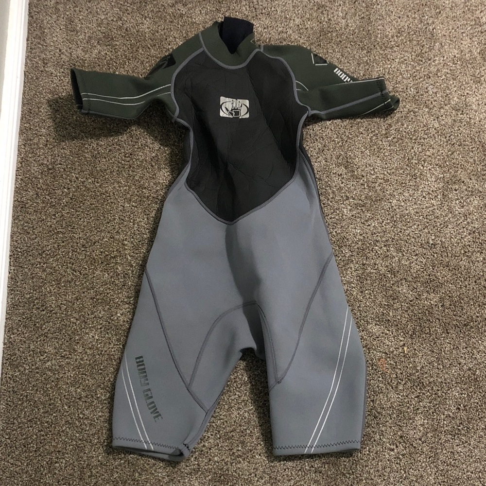 Body Glove Gray and Black Shorty Wetsuit